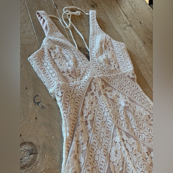 Lulu's Cream Lace Maxi Wedding Dress Nude Lining S NWT - Picture 3 of 11